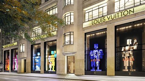 louis vuitton french fashion house.